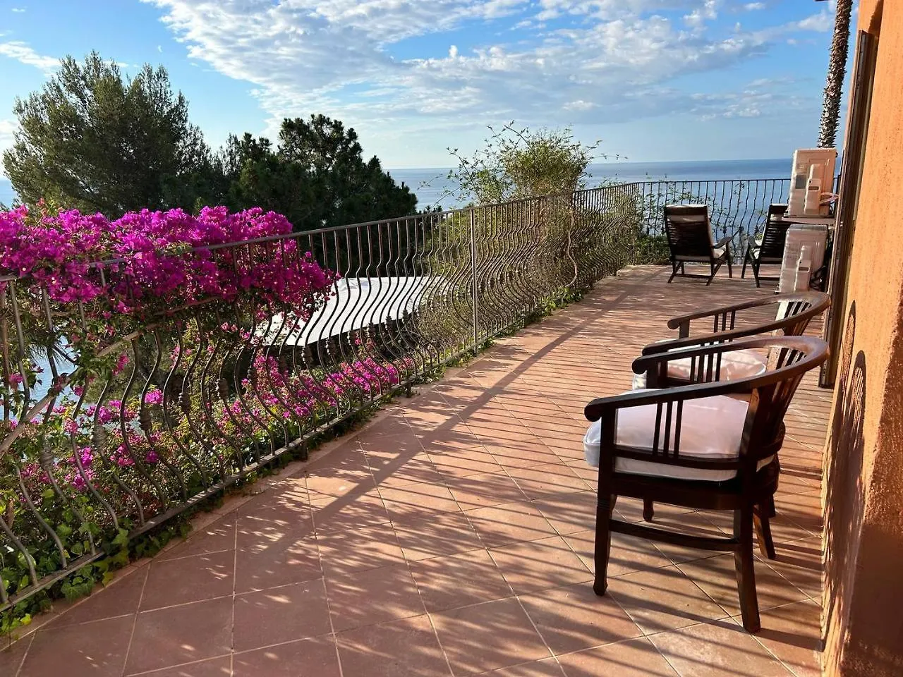 Villa Caprice 료렛 드 마르 0*,