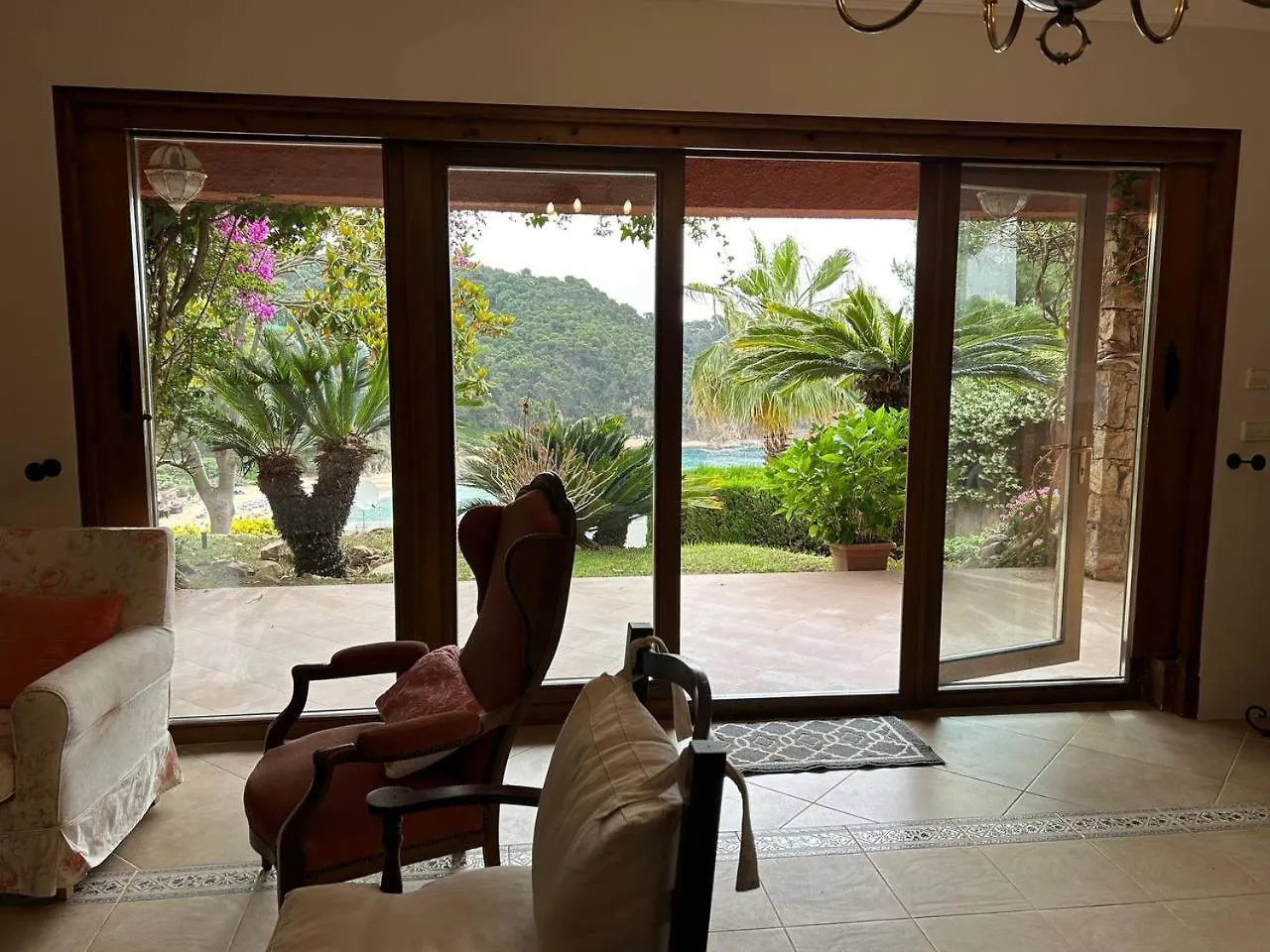 Villa Caprice 료렛 드 마르 0*,